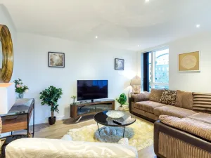 Image of 2 Bed Property Close to Heathrow Airport