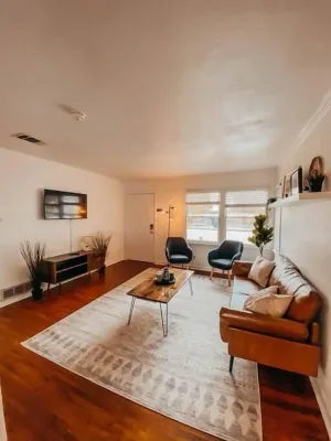 Image of The Burrow-Cozy 3 BDRM HM - Free Parking