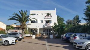 Image of Hotel Sable Et Soleil - Port, Plage et Jacuzzi Privé