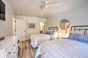Image of Remodeled Cottage on Sparrow Pond, Walk to Beach!