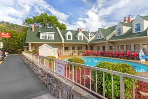 Image of Econo Lodge Inn & Suites Gatlinburg at the Convention Center