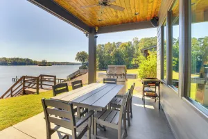 Image of Waterfront Home in Alex City, Near Auburn