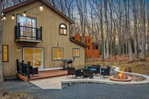 Image of Stylish Renovated Home Open Layout, Coffee Bar + Near Hiking & Waterfalls