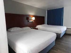 Image of Park View Inn.
