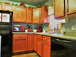 Image of The Bear Den