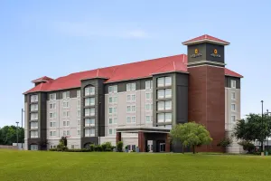 Image of La Quinta by Wyndham Arlington North 6 Flags Dr