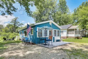 Image of Cambridge Cabin - 3 Min Walk to Lake Ripley!
