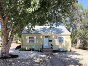 Image of Beautiful Bungalow Next to UNC - Free Cruiser Bikes!