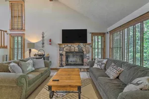 Image of Tannersville Townhome, Near Camelback Mtn!
