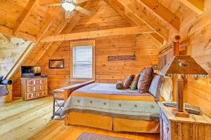 Image of Lake Hartwell Lodge with Dock, Theater and Hot Tub!