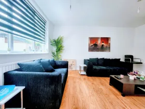 Image of Bas Charming 3 Bedroom House