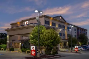 Image of Best Western Plus Shamrock Inn & Suites