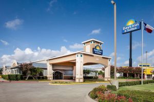 Image of Days Inn & Suites by Wyndham Corpus Christi Central