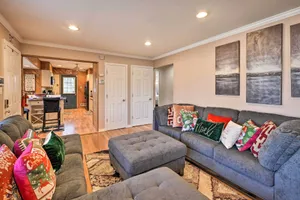 Image of Quiet Commack Cottage with Pool, 8 Mi to Beach!