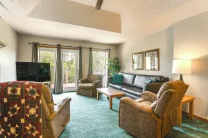 Image of Cozy Branson Townhome 1 Mi to Silver Dollar City!