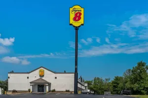 Image of Super 8 by Wyndham Brownsburg