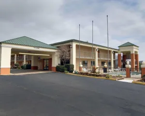 Image of Quality Inn & Suites Clarksville