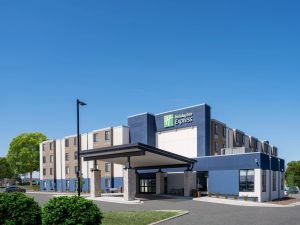 Image of Holiday Inn Express - Minneapolis West - Plymouth by IHG