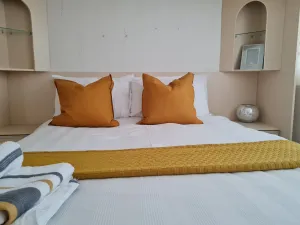 Image of Immaculate 3-bed House With Free Parking in Bolton