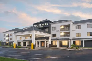 Image of Courtyard Florence South Carolina