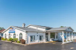Image of Baymont by Wyndham Osage Beach