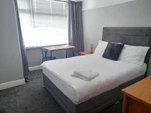 Image of Bright 4-bed House 15 min to Manchester Centre
