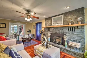 Image of Stylish Suburban Getaway, 10 Miles to Royal Mtn!