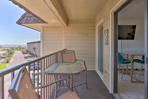 Image of Pool, Spa and Dining Beach Condo in Hilton Head!