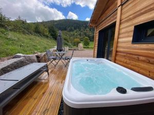 Image of Les Chalets Perce Neige & Jacuzzi privatif, proximité Gerardmer & La Bresse