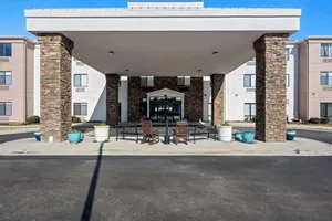 Image of Comfort Suites Cullman I-65 Exit 310