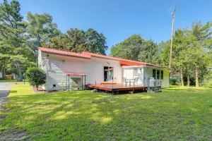 Image of 12 Mi to Dtwn Lewes & Beach: Delaware Home w/ Deck