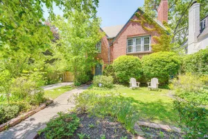 Image of 9 Mi to Cleveland: Home Near Hospitals & Colleges