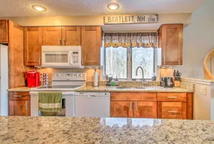 Image of Ski Condo with Pool, Close to Story Land and Attitash!