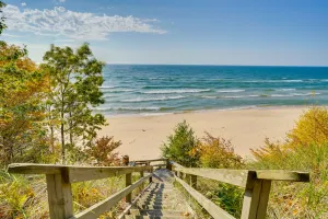 Image of Spacious Cottage on Lake Michigan: Stunning Views!
