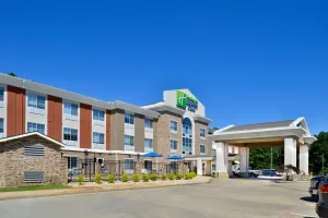 Image of Holiday Inn Express Hotel & Suites Carthage by IHG