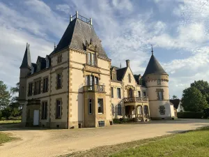 Image of Chateau Tout Y Fault
