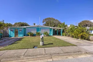 Image of Cute and Cozy Florida Duplex Walk to Beaches!