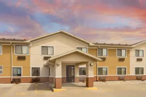 Image of Super 8 by Wyndham Fond Du Lac