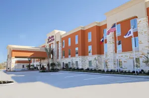 Image of Hampton Inn & Suites Winnie