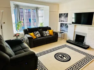 Image of Luxurious apartment-London-GerrardsCross-Wembley-Parking-sleeps4