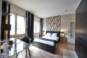 Image of L'aparthoteL LhL