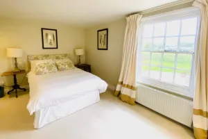 Image of Stunning 6-bed Country House With Heated Pool