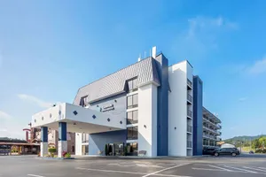 Image of Clarion Inn & Suites near the Leconte Center Pigeon Forge