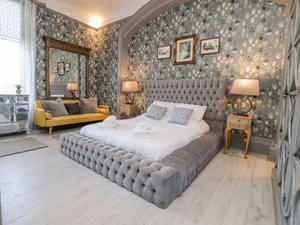 Image of Ismay Billiard Room Apartment - Titanic Interest