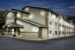 Image of Super 8 by Wyndham Salem VA