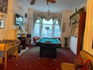 Image of MyRoomz Tudor Rose Original