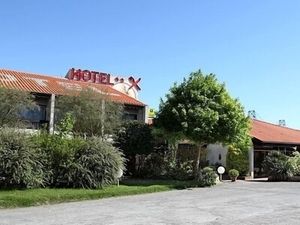 Image of Hôtel-Restaurant La Belle Poule - Contact Hotel