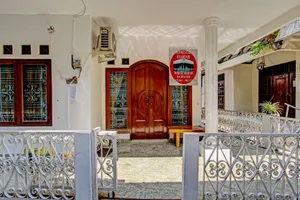 Image of SPOT ON 92319 White House Syariah