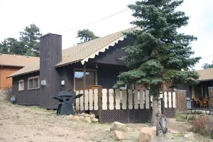 Image of Lazy R Cottages- 8 cabin