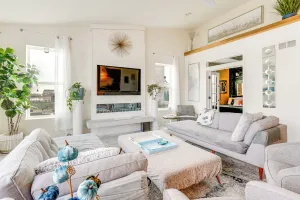 Image of Spacious Waterfront Yorkville Getaway w/ Yard